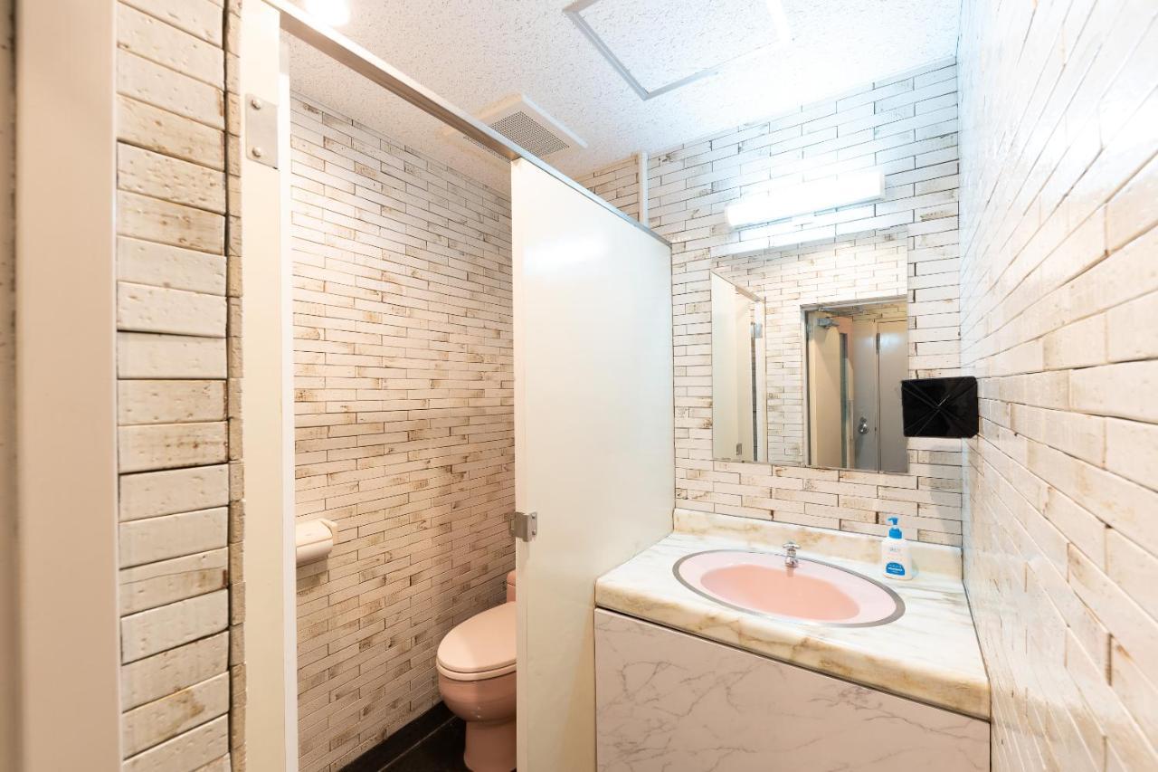 Oyo Hotel Exsaison Sugamo Tokyo Exterior photo